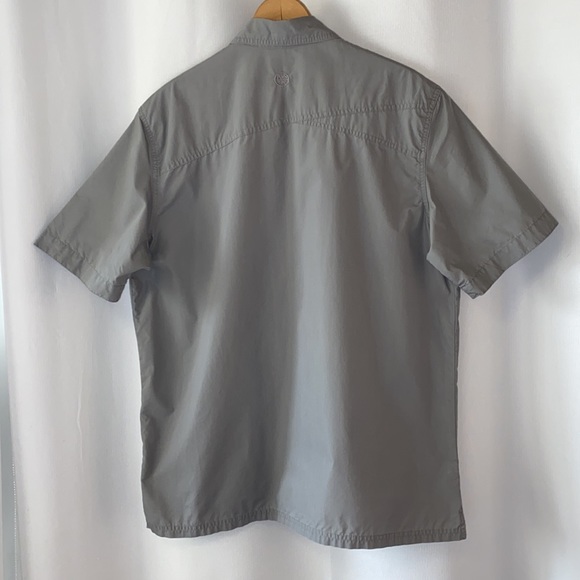 Field & Streams Grey Button Down Short Sleeved Shirt - Picture 3 of 12